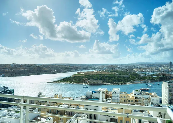 Seaview Terrace, 2Bedrooms, Communal Pool Cogo1-1