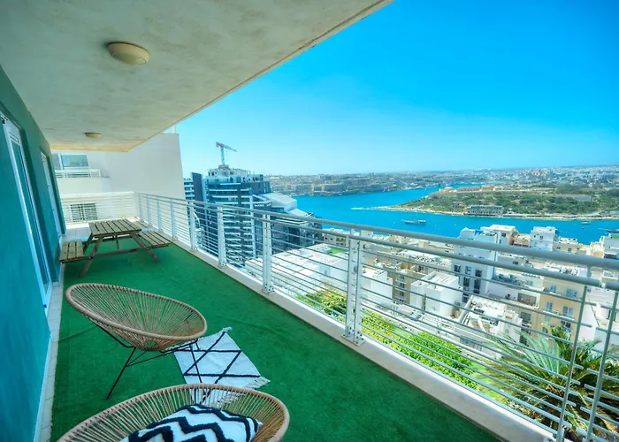 Seaview Terrace, 2Bedrooms, Communal Pool Cogo1-1