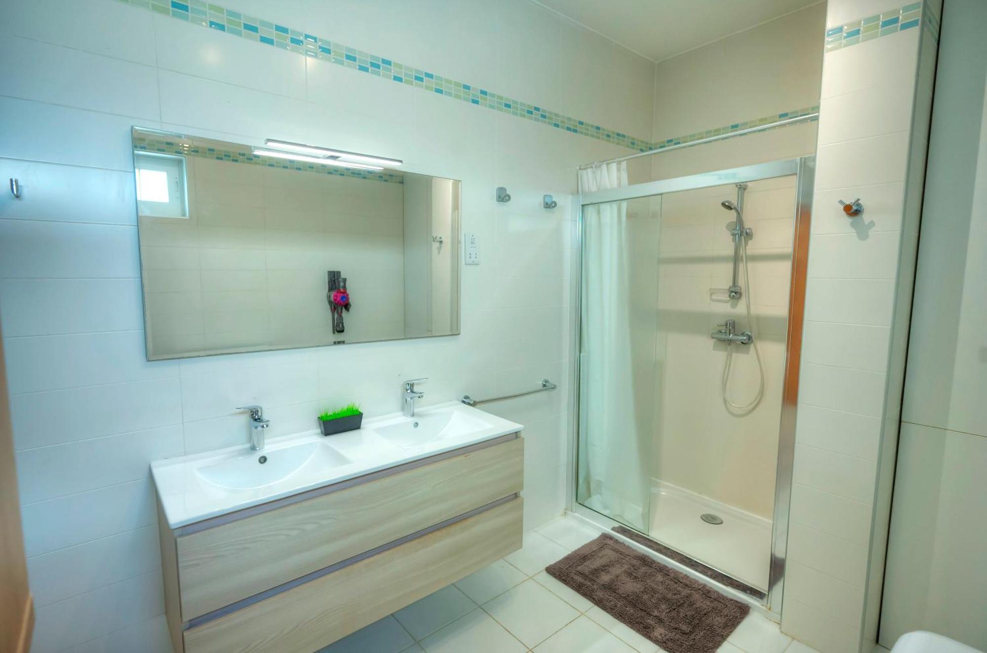Seaview Terrace, 2bedrooms, Communal Pool Cogo1-1 *