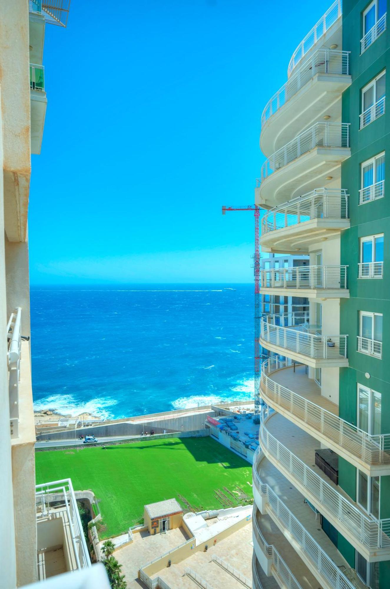 Seaview Terrace, 2bedrooms, Communal Pool Cogo1-1 Sliema