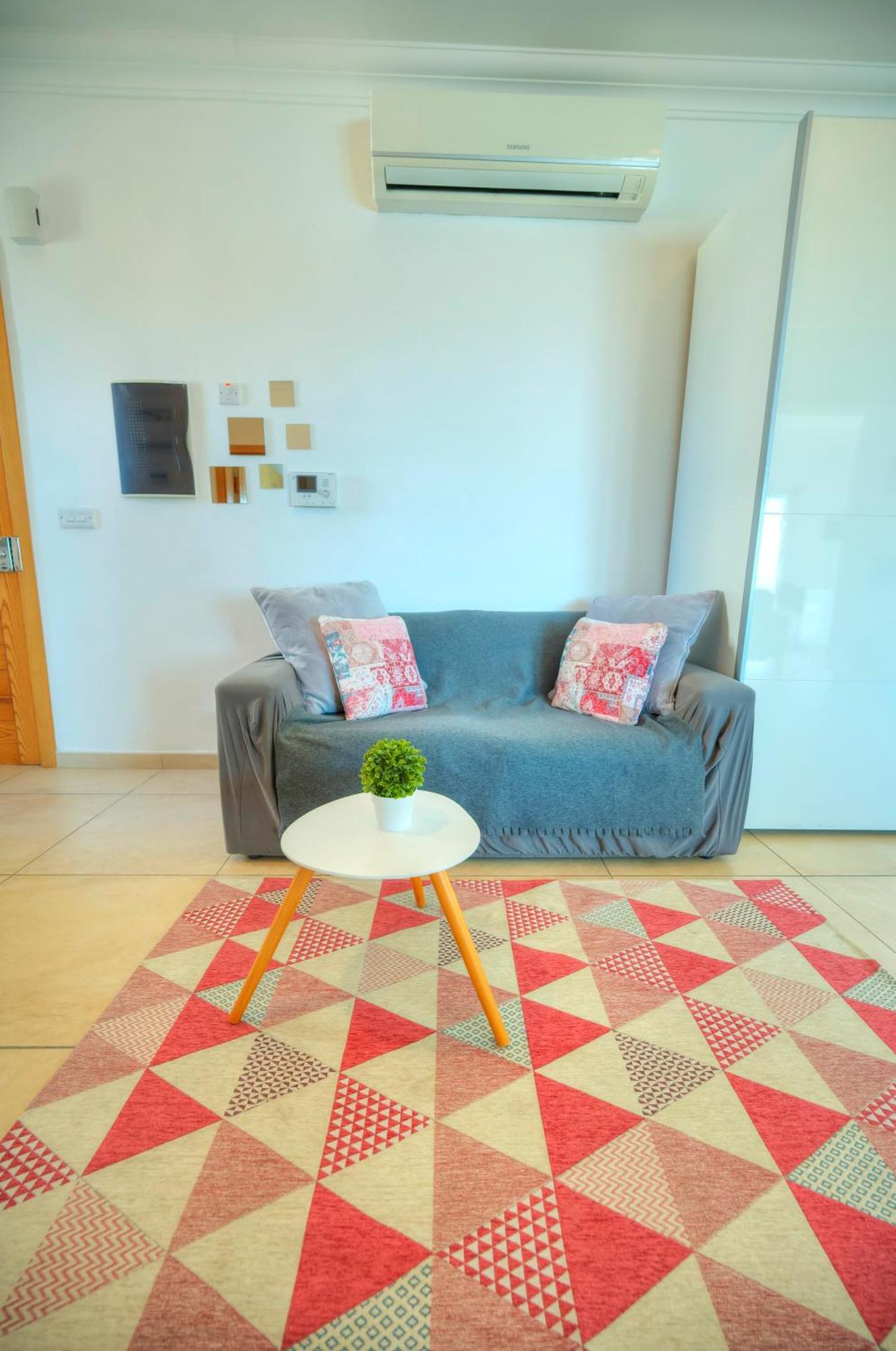 Seaview Terrace, 2bedrooms, Communal Pool Cogo1-1